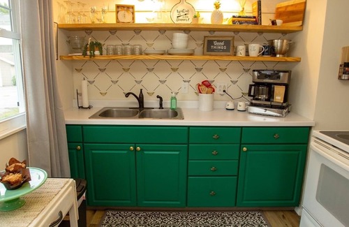 Decatur Casa | Cheerful 2 Bedroom Cottage on 5th in Decatur IN