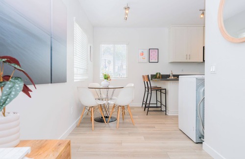 Old Towne Casa | Cheerful 2 Bedroom Steps to the Sand