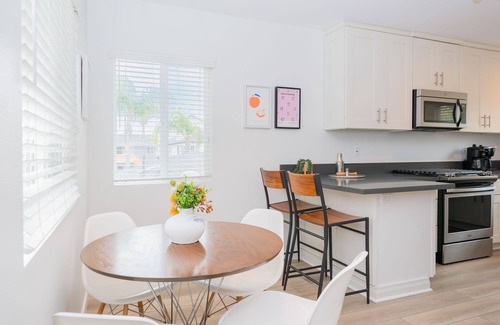 Old Towne Casa | Cheerful 2 Bedroom Steps to the Sand