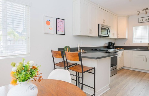 Old Towne Casa | Cheerful 2 Bedroom Steps to the Sand