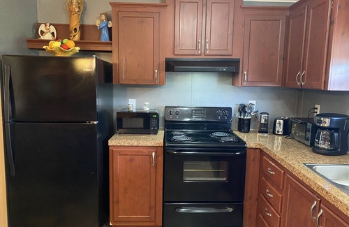 Norman Park Casa | Cheerful 2 bedroom home, King Suite, Wi-Fi