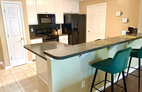 Gunter Afs Casa | Cheerful 3 bedroom home w/ WIFI & Roku Access