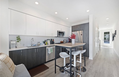 Windermere Casa | Cheerful 3-bedroom New Townhouse near UW/Seattle Children's with Free Parking