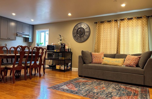 Daly City Apartamento | Cheerful 3BR 3BA w/ free parking easy access to San Francisco Airport/Downtown