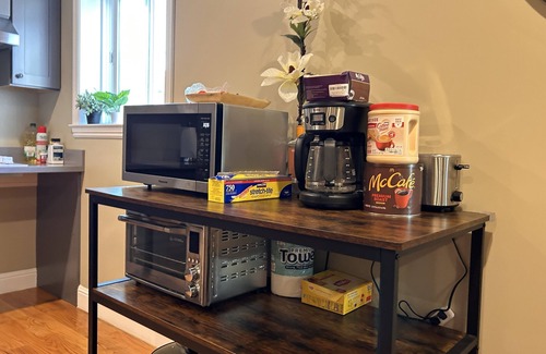 Daly City Apartamento | Cheerful 3BR 3BA w/ free parking easy access to San Francisco Airport/Downtown