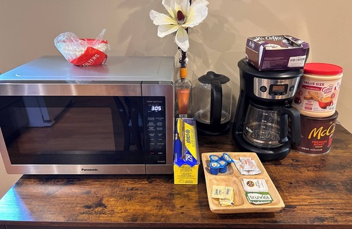 Daly City Apartamento | Cheerful 3BR 3BA w/ free parking easy access to San Francisco Airport/Downtown