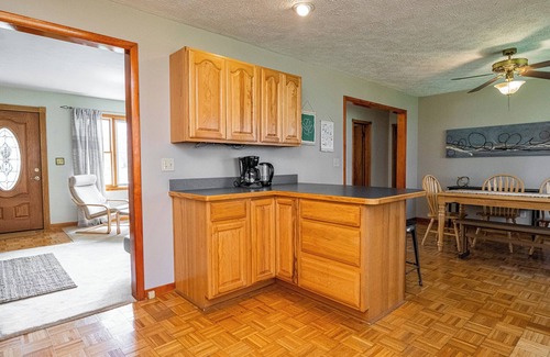 Bloomington Casa | Cheerful, Accessible 2-Bed Home 2 miles from IU Campus