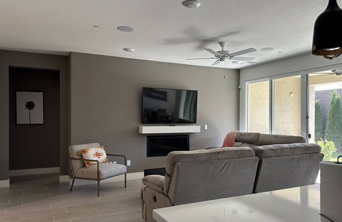 Lodi Casa | Cheerful & cozy 4 bedroom and 3.5 bath home.