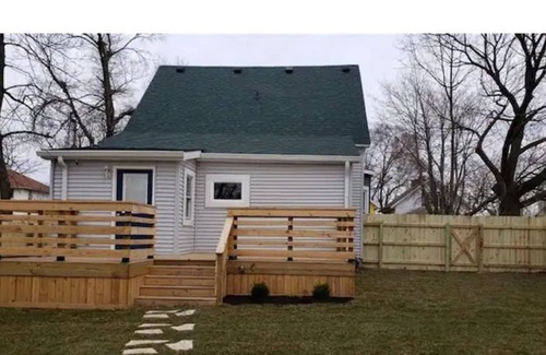 Near Northside Casa | Cheerful, Cozy, and Close to Everything. No Cleaning Fees.
