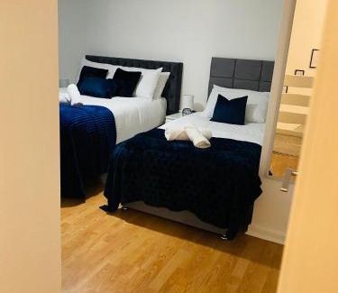 Doncaster Casa | Cheerful home near City Centre,Station& RaceCourse
