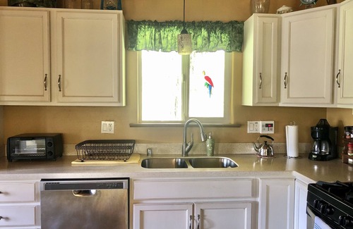 Orchidlands Estates Casa | Cheerful, spacious home filled with Aloha!