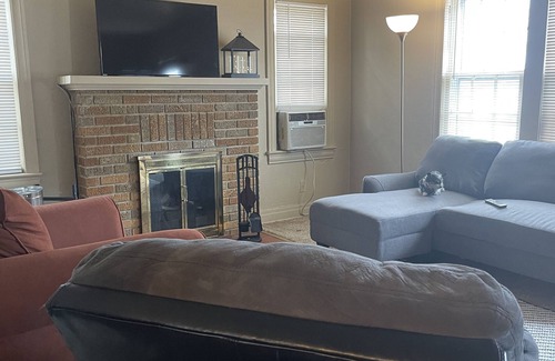 Fort Smith Casa | CHEERFUL SPACIOUS UNIQUE OLDER HOME