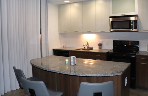 Westside Apartamento | Chef Kay's Modern Midtown Gem