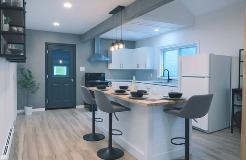 Cornwall Apartamento | Chef’s Kitchen | Fire Pit+BBQ Deck Private Yard