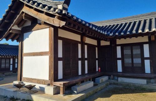 Jangseong Casa | Cheongbaek Hanok Pension