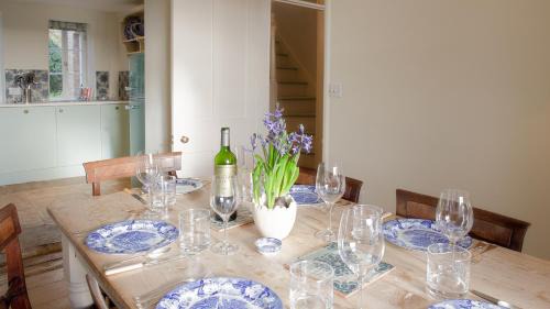 Coberley Casa | Chequers Cottage