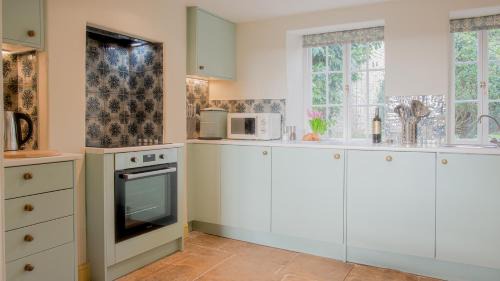 Coberley Casa | Chequers Cottage