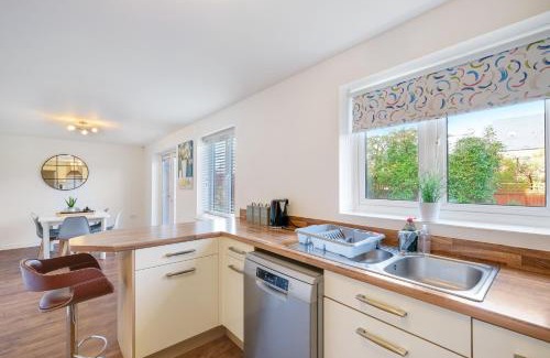 Emersons Green Casa | Cherry Banks 5 Bedroom and 3 Bathroom House