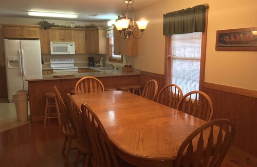 Pigeon Forge Cabina | Cherry Blossom 11 - Three Bedroom Chalet