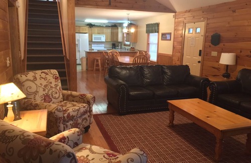 Pigeon Forge Cabina | Cherry Blossom 11 - Three Bedroom Chalet