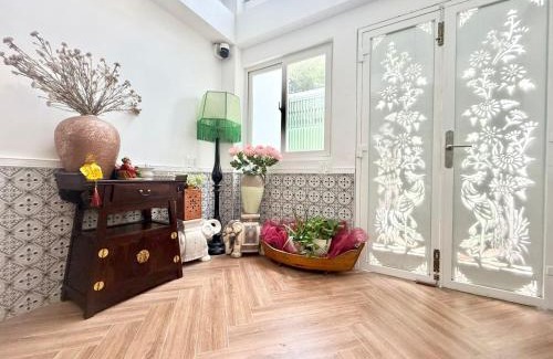 Downtown Ho Chi Minh City Casa | Cherry Blossom Boutique Hotel Entire House Bui Vien