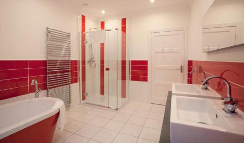 Cupar Casa | Cherry Blossom Cottage