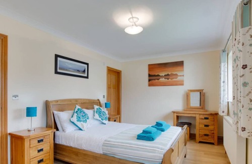 Horton Casa | Cherry Tree Cottage está en una excelente ubicación, a pocos pasos de las tiendas, cafeterías y la playa de Port