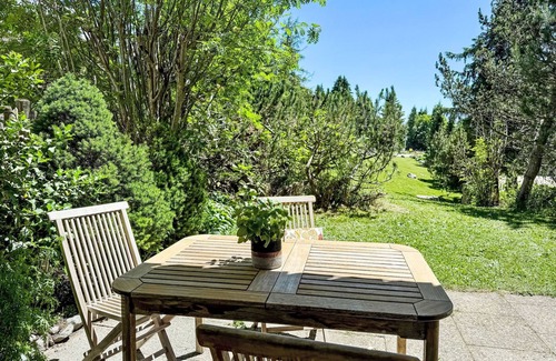 Valbella Apartamento | Chesa Gop by Interhome