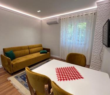Tirana Apartamento | Chestnut Yard Villa