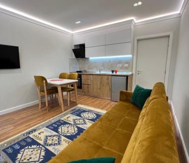 Tirana Apartamento | Chestnut Yard Villa
