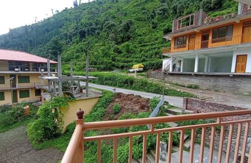 Banjar Casa | Chetan Home Stay II Flachan Darshan II