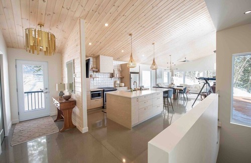 Baie-St-Paul Chalet De Esquí | Chez Annie 215: Panoramic Views, Spa & Trails