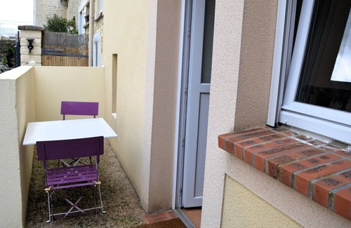 Luc-sur-Mer Casa | Chez Fabienne, Maison Avec Petite Terrasse Privée