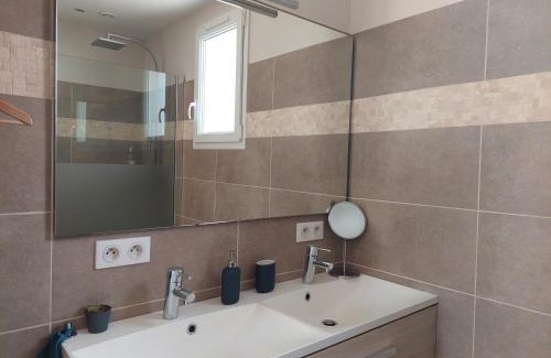 Nans-les-Pins Cama Y Desayuno | Chez Herve et Lydie