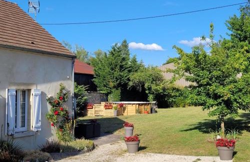 Noe-les-Mallets Casa | Chez la francine