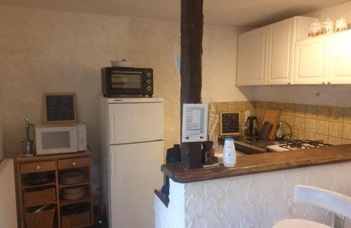 Givry Casa | CHEZ MARYLENE Mon tarif quarante huit euros sans site ici Tarifs chambre plus frais du site plus taxes France vingt huit Euros sur place à votre arrivéeNoté et accepté par les bureaux à lire et accepter avant explication réservation