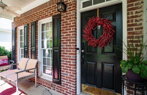 Doraville Casa | Chez Mela Atlanta -3BR/2.5 BA home, sleeps 8 6 car