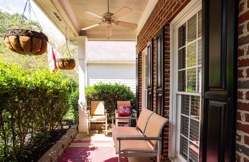 Doraville Casa | Chez Mela Atlanta -3BR/2.5 BA home, sleeps 8 6 car