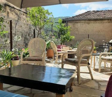 Olargues Cama Y Desayuno | Chez Pet and Jo
