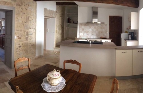 Vauvert Casa | "Chez REMYETTE" Gîte en el corazón de la Camarga en Occitania.