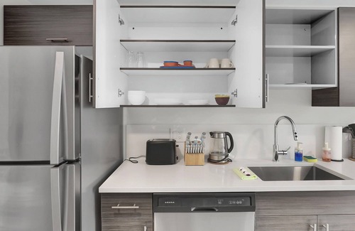 Gateway District Apartamento | Chic 1-bed loft in Playhouse square, near Stadiums, Theater, Dining, Pets OK