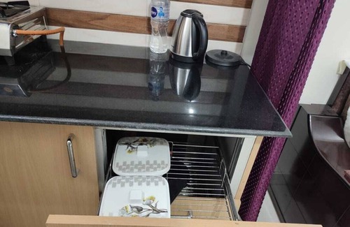 Sukha Apartamento | Chic 1-bedroom apartment in Sukha with fitness room, WiFi, AC