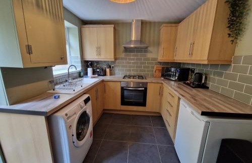 Tredegar Casa | Chic 2 Bedroom Close to Town with Free Parking