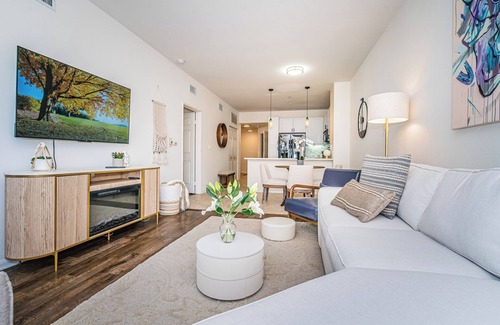 Pacific Terrace Condominio | Chic 2-bedroom condo in brilliant San Diego with WiFi, fitness room