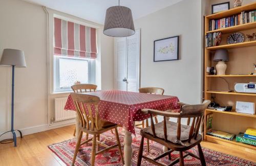 Abergavenny Casa | Chic 2-bedroom townhouse in vibrant Abergavenny