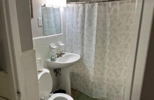 South Tuxedo Park Apartamento | Chic 2BR Apt near Lenox Square!