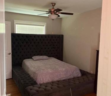 South Tuxedo Park Apartamento | Chic 2BR Apt near Lenox Square!