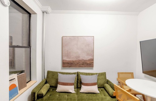 Bowery Apartamento | Chic 3-Bed 2-Bath Home in Vibrant Lower East Side