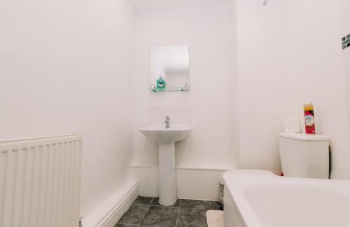 Folkestone Apartamento | Chic 3 Bed Flat on Harbour Way