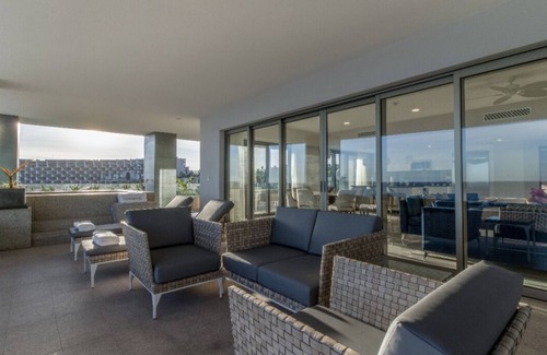 Puerto Juárez Apartamento | Chic 3 Bedroom Loft with Private Rooftop & Jacuzzi; on Luxury Cancun Resort